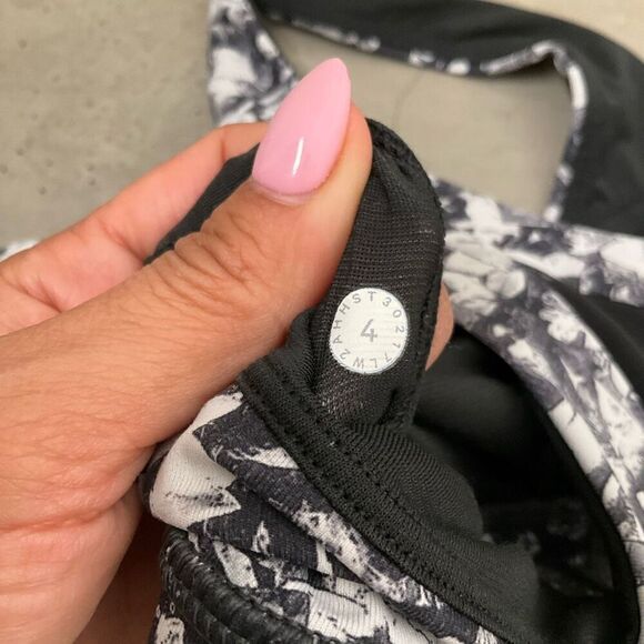 Lululemon Invigorate Sports Bra - Picture 7 of 8